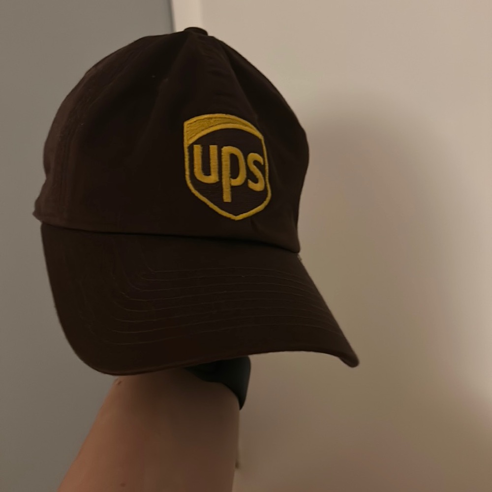 ups hat